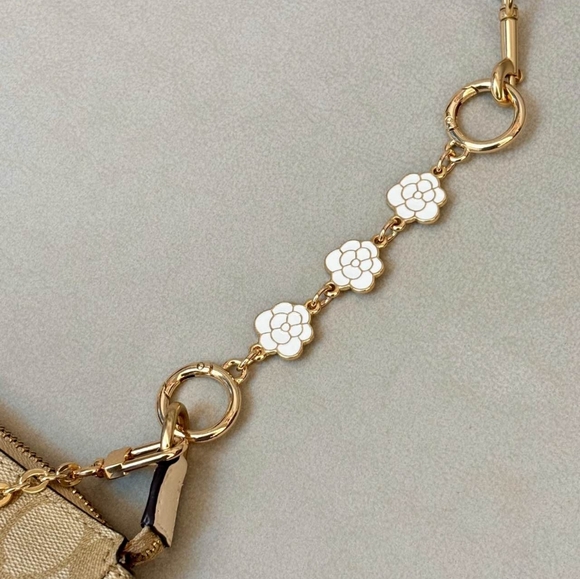 NWT Coach Nolita 19 In Signature Canvas c3308 + Free Camellia Chain - Picture 4 of 8